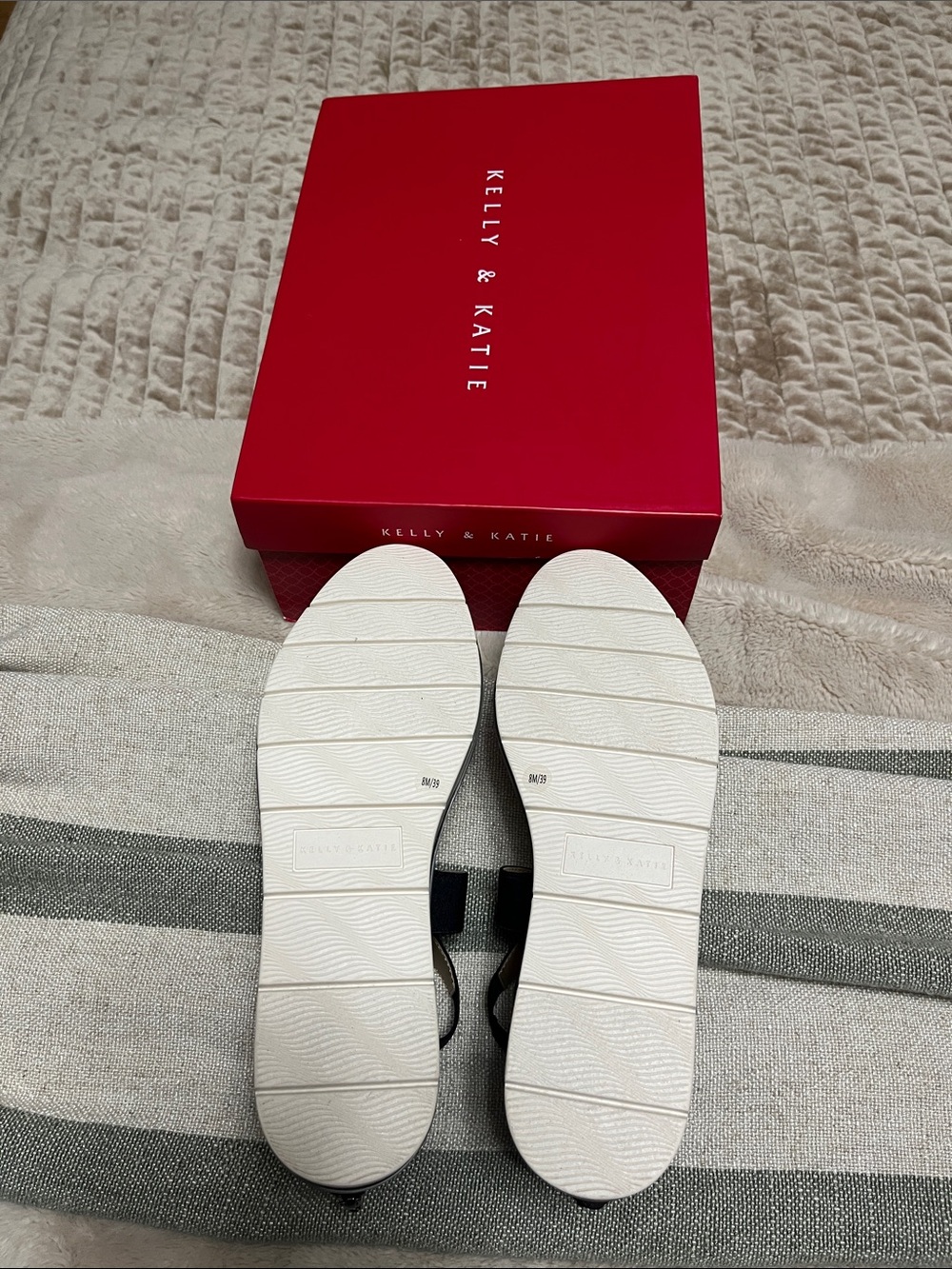 Kelly and Katie Black low/flat heel espadrilles -size  8 M New in Box - Picture 3 of 4